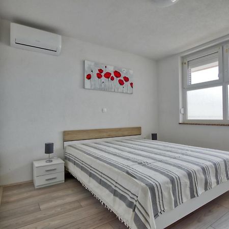 Apartment Marina With Sea View Пула Екстер'єр фото