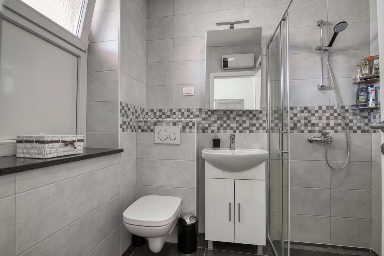 Apartment Marina With Sea View Пула Екстер'єр фото