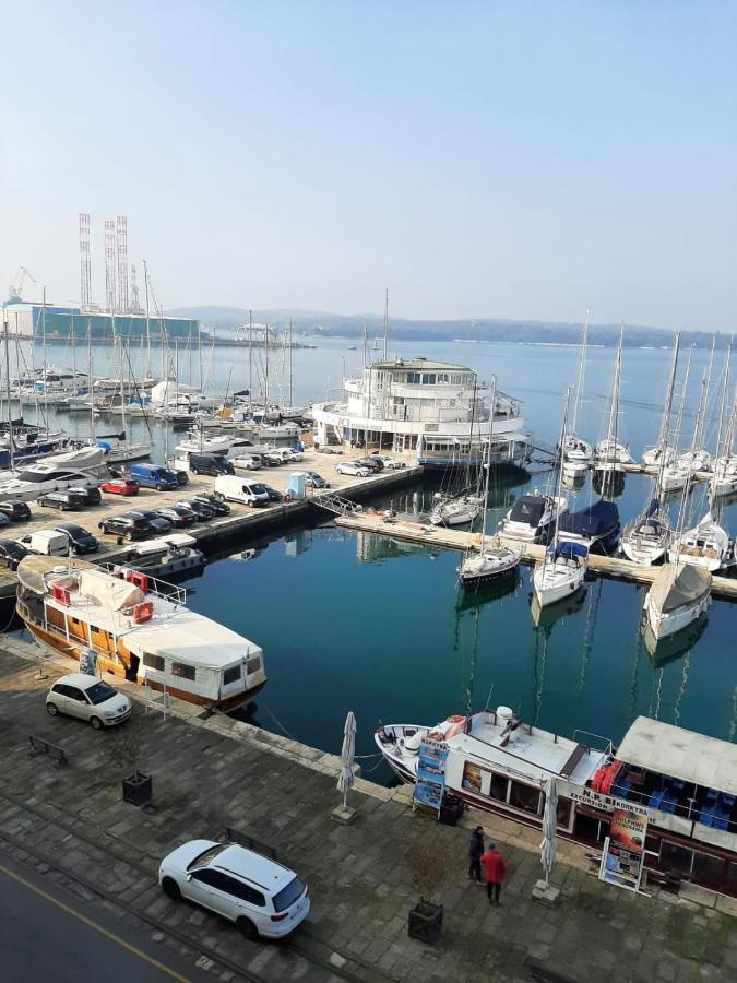 Apartment Marina With Sea View Пула Екстер'єр фото