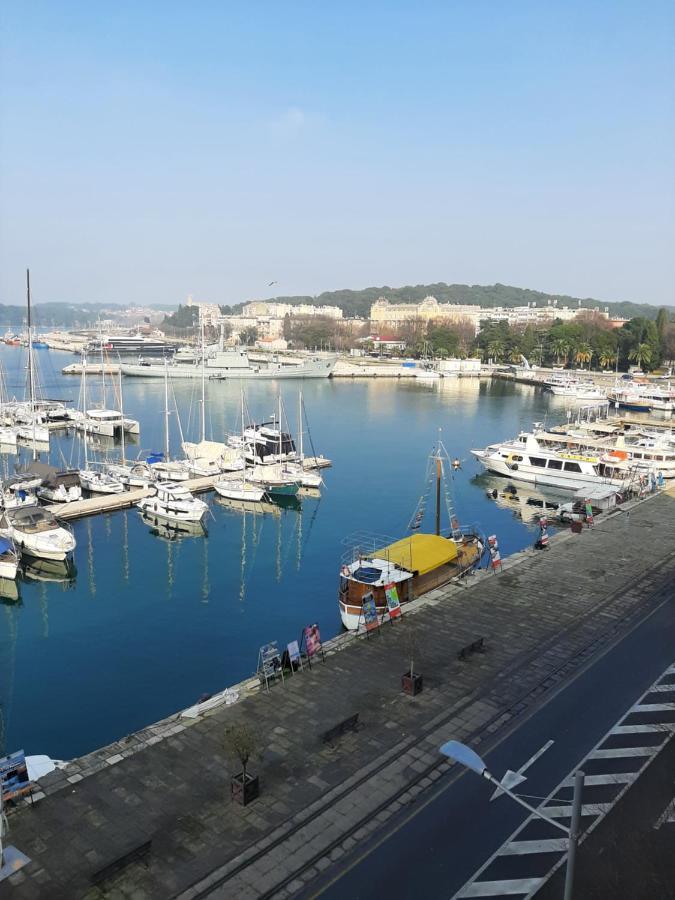 Apartment Marina With Sea View Пула Екстер'єр фото